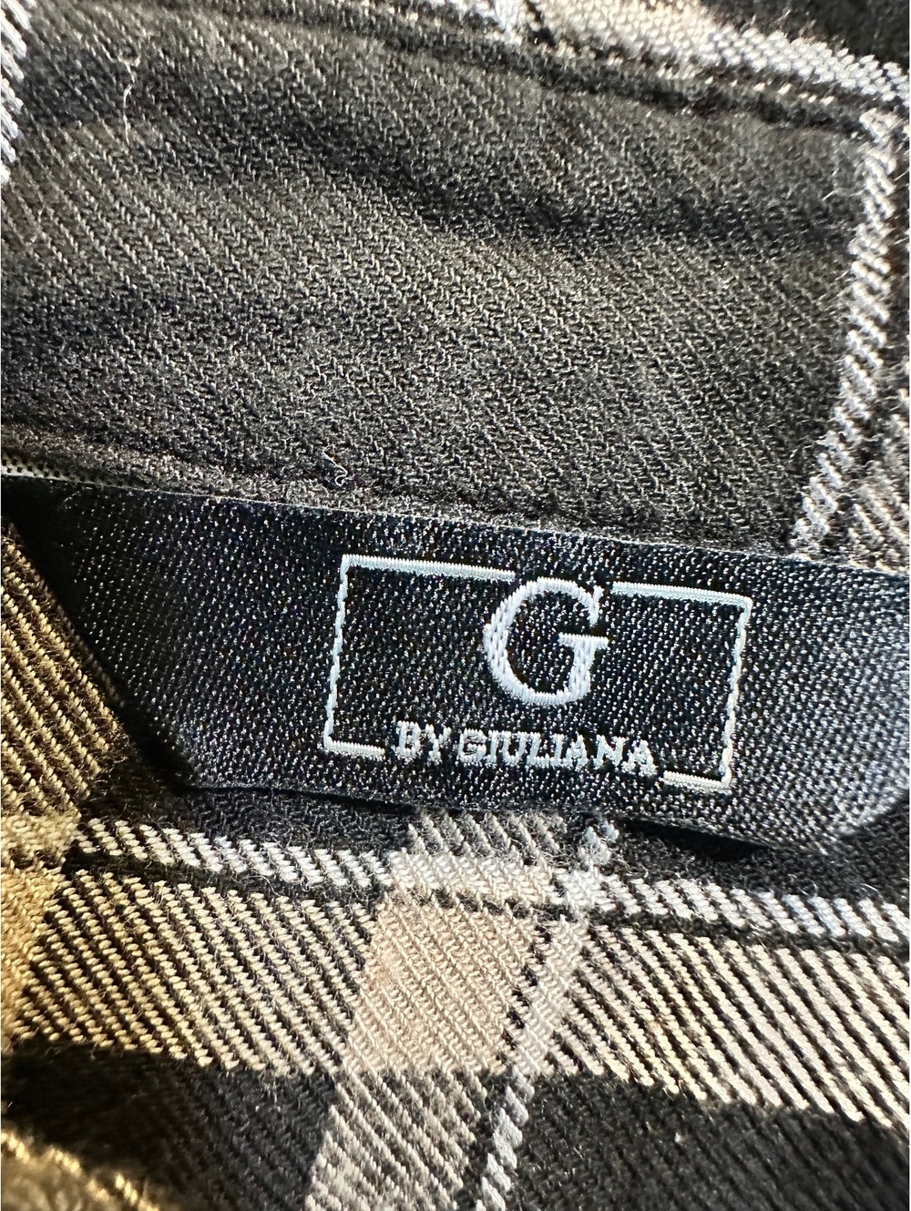 G. By Guliana Black and Beige Plaid Button-Up Shirt Dress with Pocket - Picture 9 of 11